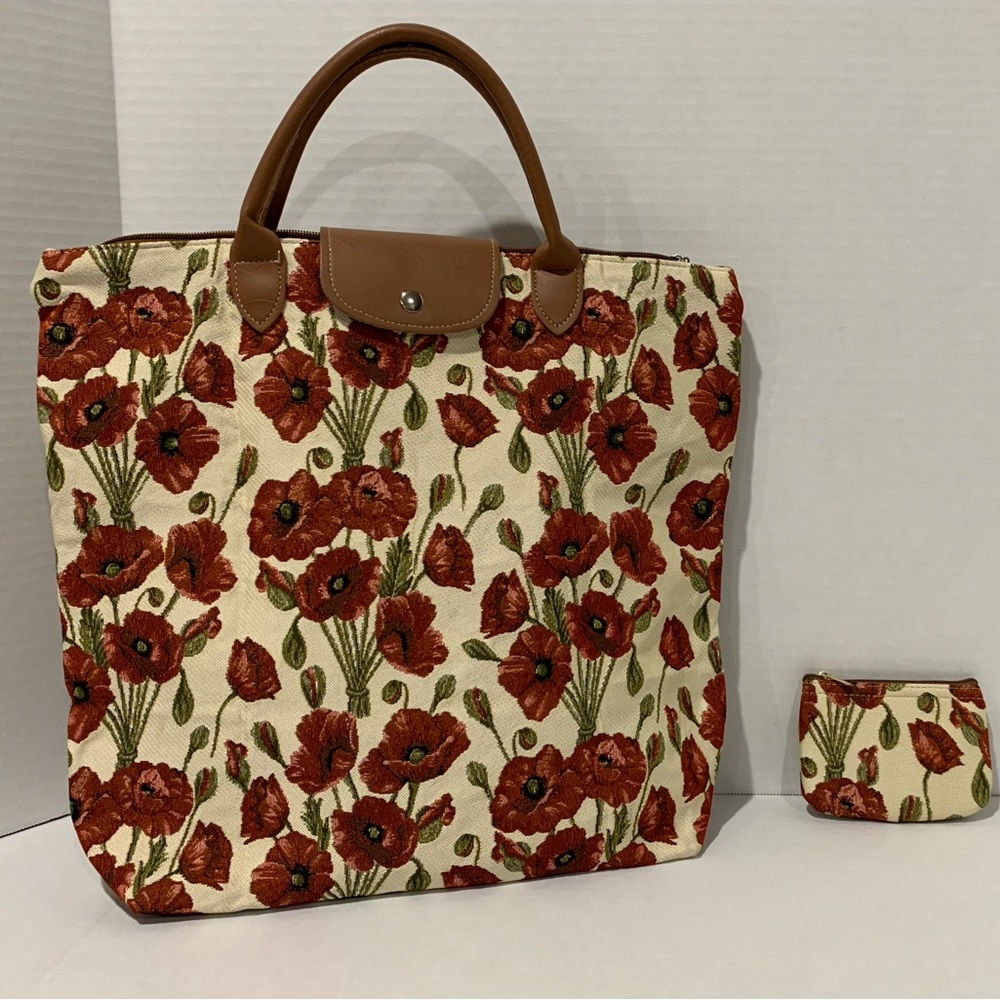POPPY FOLDAWAY GROCERY BAG with matching coin/money purse inside.